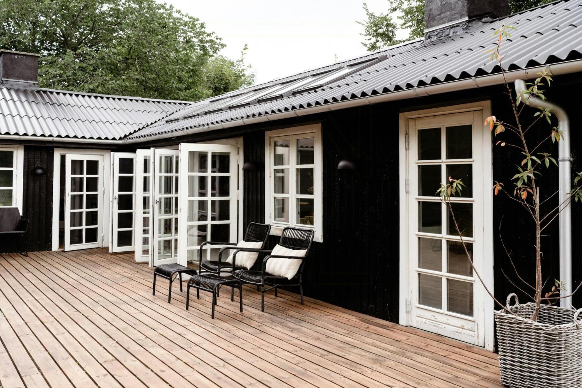 Smukt Lysindfald Og Fred Taet Ved Vandet Vejby Esterno foto